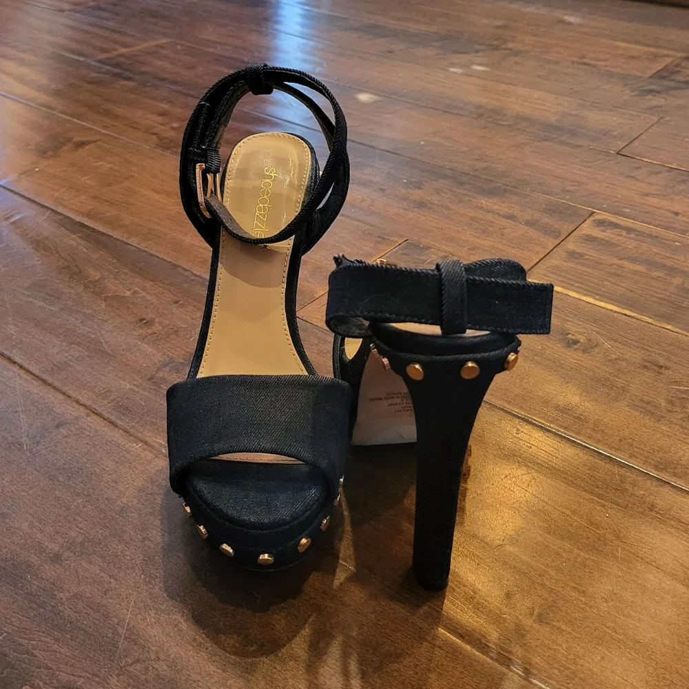 Shoe Dazzle Dark blue Denim Platform Heels with Gold Stud Detail